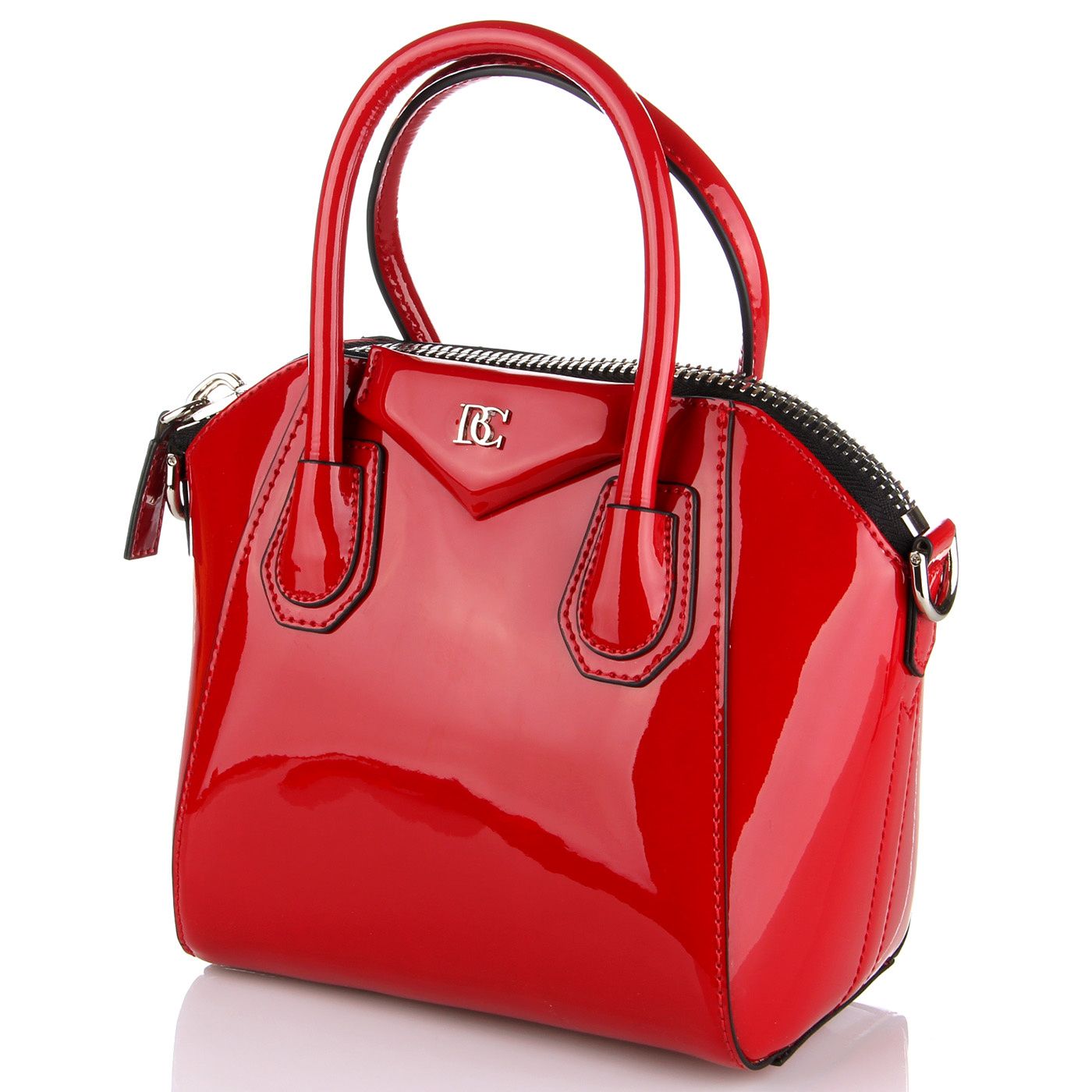 Стильная лаковая сумка красного цвета