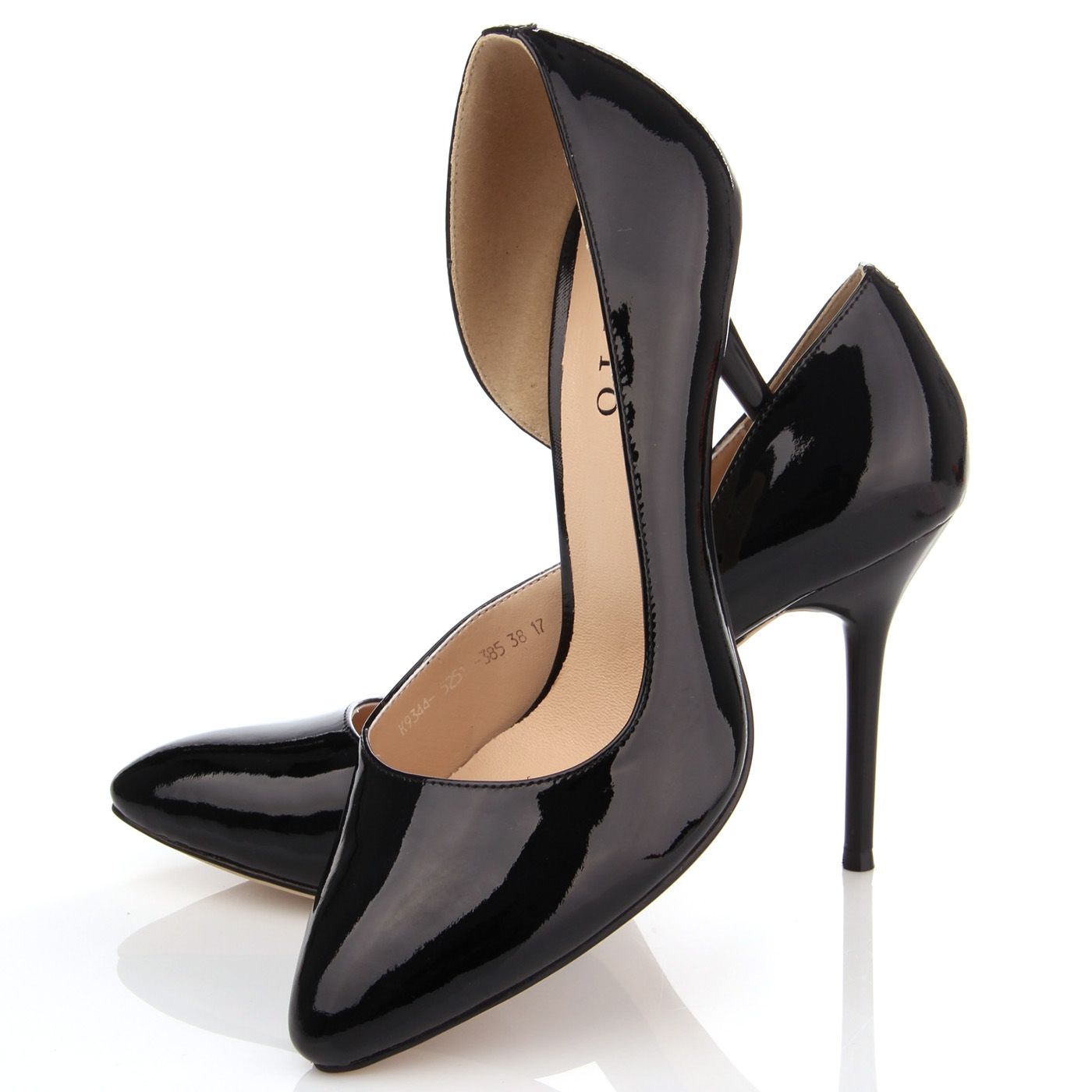 Классические черные женские туфли